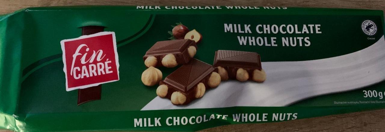 Fotografie - Milk chocolate whole nuts Fin Carré