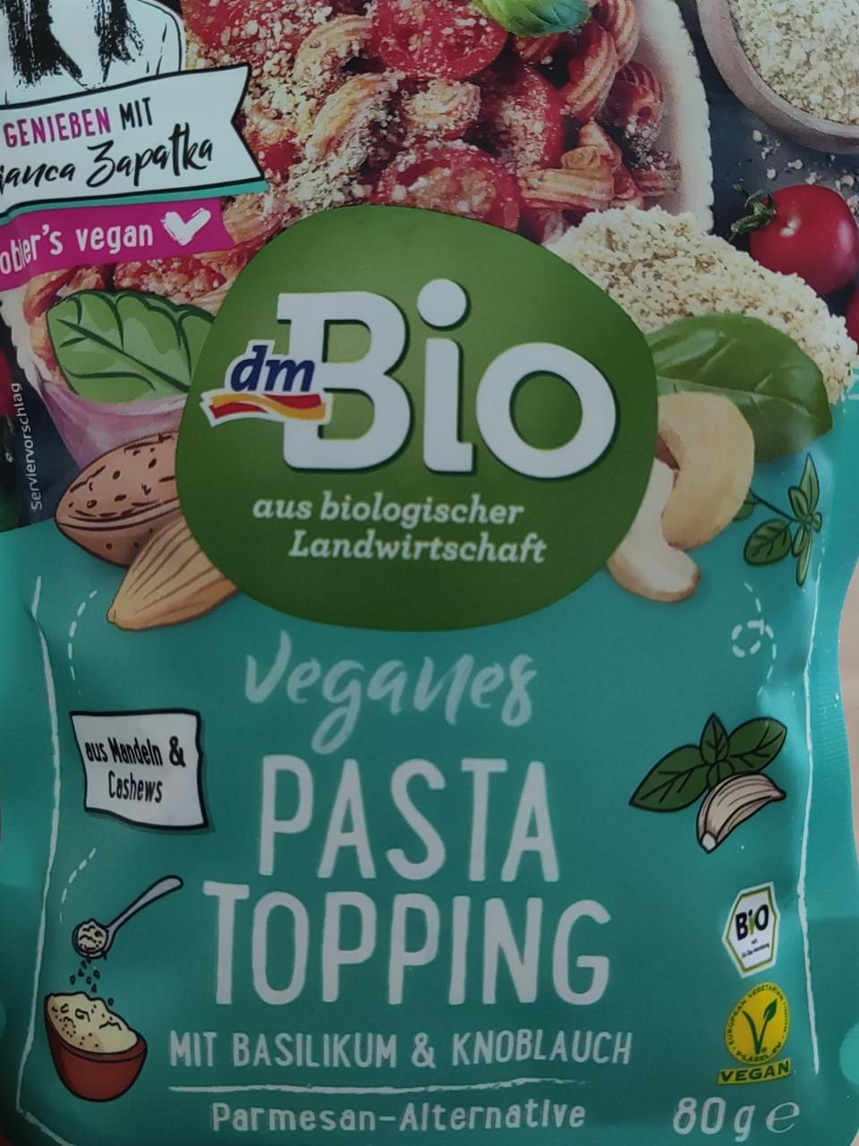 Fotografie - Veganes pasta topping mit basilikum & Knoblauch dmBio