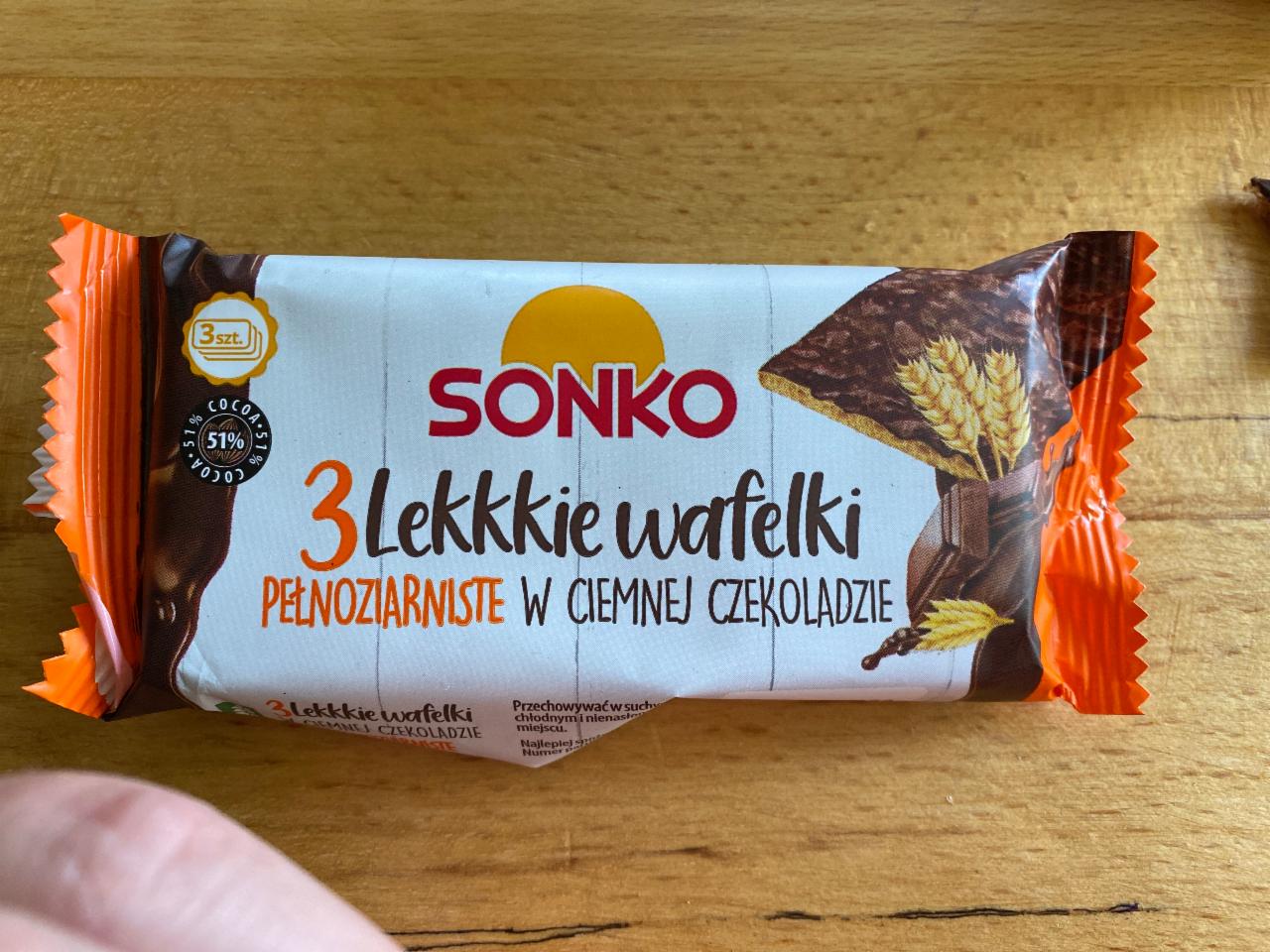 Fotografie - SONKO 3 Lekkie wafelki pełnoziarniste w ciemnej czekoladzie