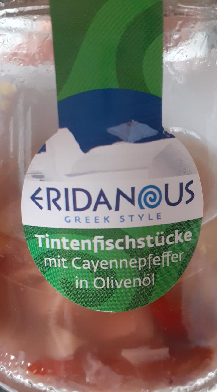 Fotografie - Tintenfischsstücke mit Cayennepfeffer in Olivenöl