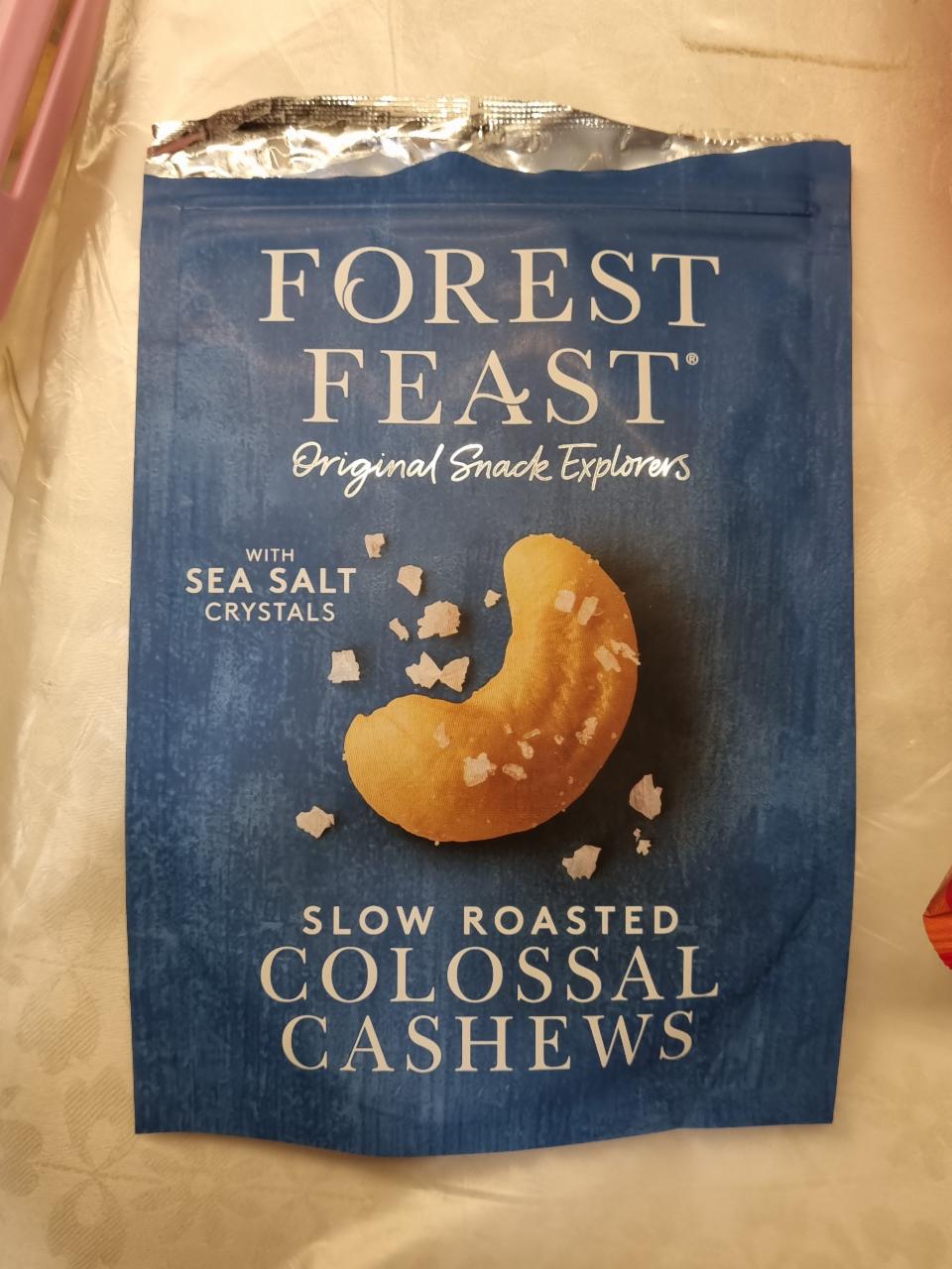 Fotografie - slow roasted colossal cashews