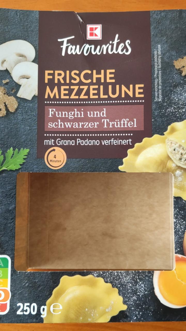 Fotografie - Frische Mezzelune Funghi und schwarzer Trüffel K-Favourites