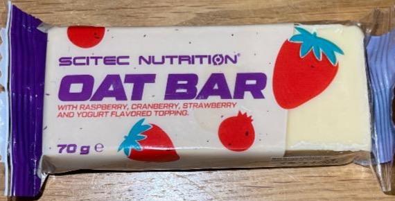 Fotografie - Oat Bar with raspberry cranberry strawberry and yoghurt flavoured topping Scitec Nutrition