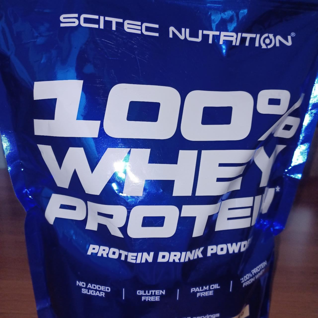 Fotografie - 100 whey protein cookies & cream flavored Scitec Nutrition