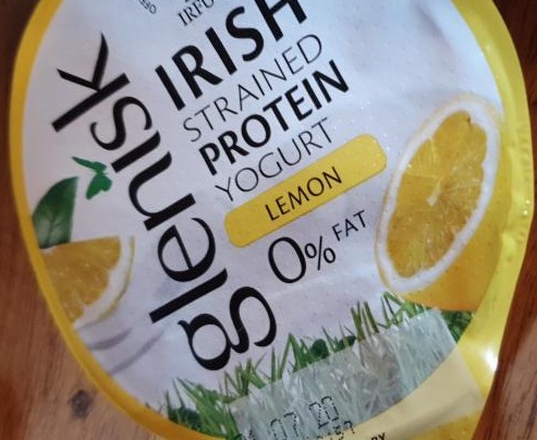 Fotografie - Glenisk Irish strained protein yogurt lemon