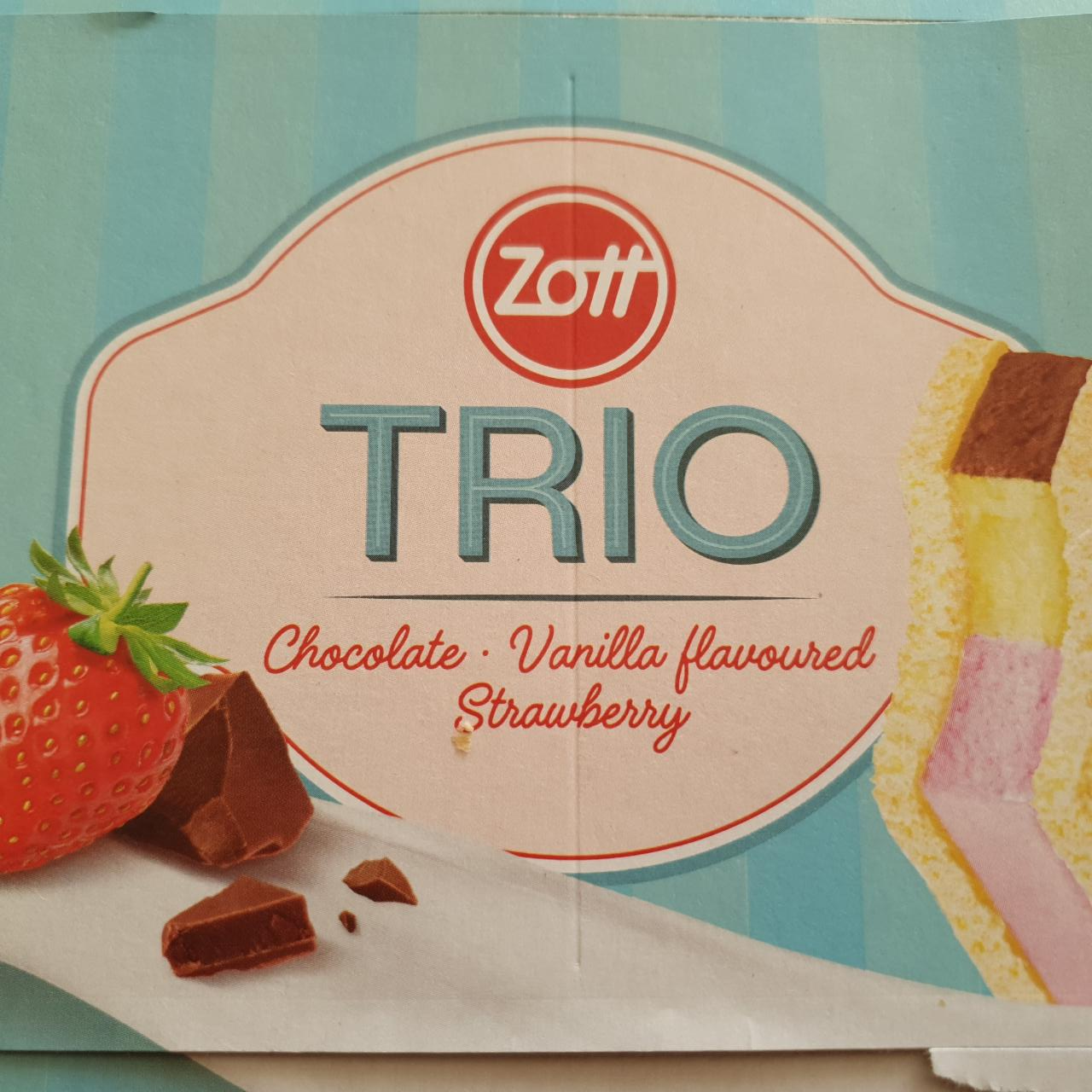 Fotografie - Trio Chocolate Vanilla flavoured Strawberry Zott