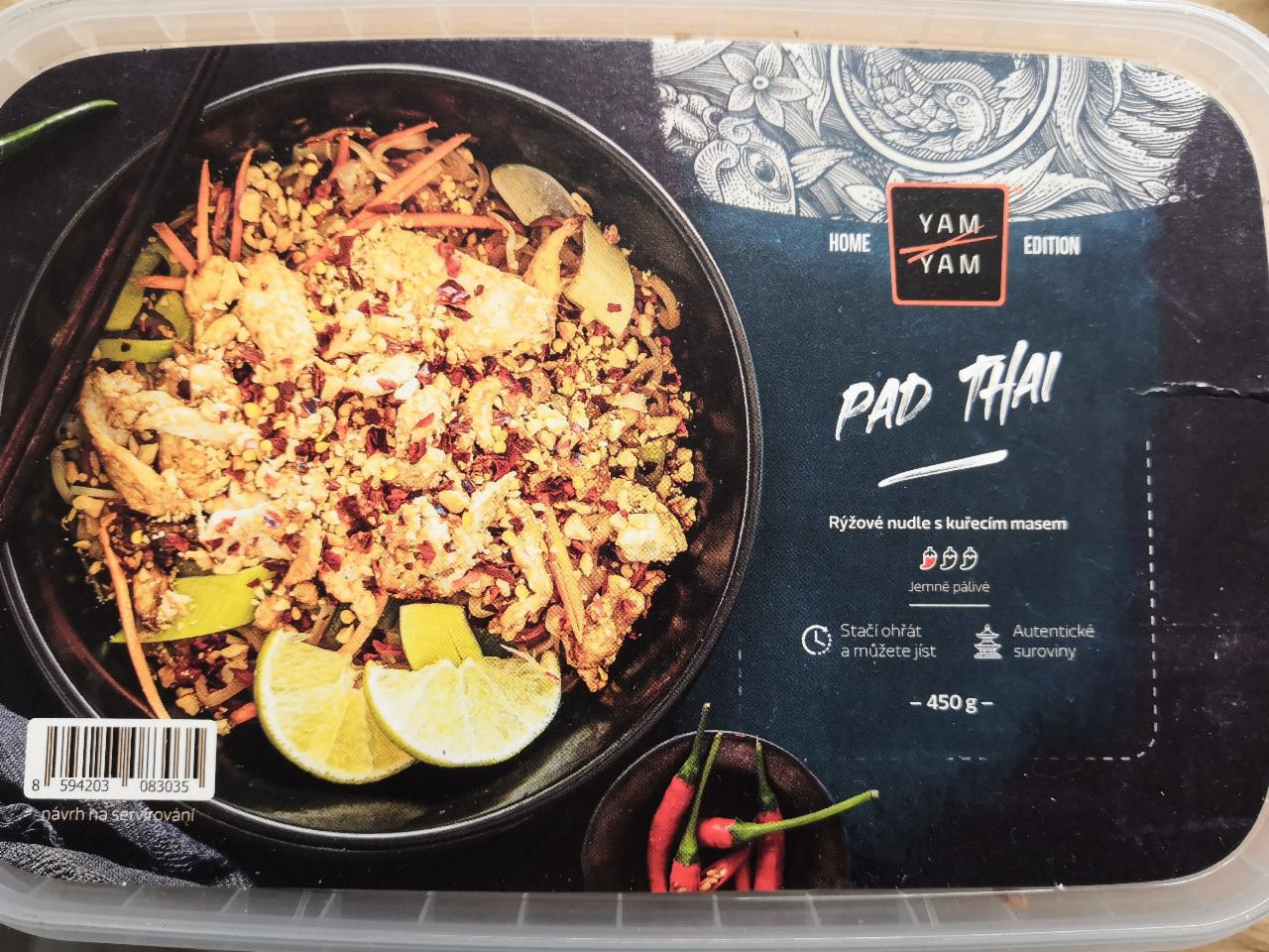 Fotografie - Pad Thai Rýžové nudle s kuřecím masem Yam Yam