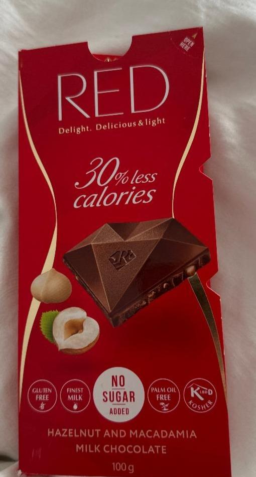 Fotografie - Hazelnut and Macadamia Milk Chocolate 30% less calories Red