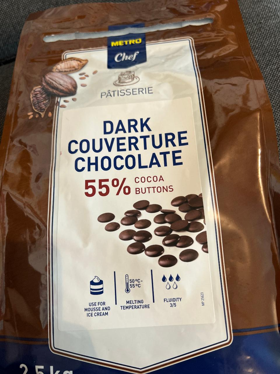 Fotografie - Dark Couverture Chocolate 55% Cocoa Buttons Metro Chef