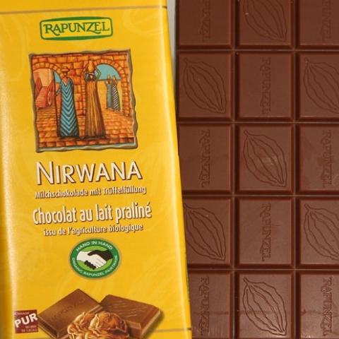 Fotografie - Bio mléčná čokoláda s nugátovou náplní Nirwana 50%
