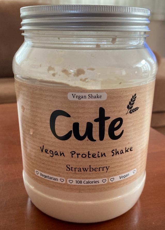 Fotografie - Cute vegan protein shake strawberry