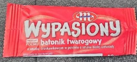 Fotografie - Wypasiony batonik twarogowy o smaku truskawkowym Mlekovita