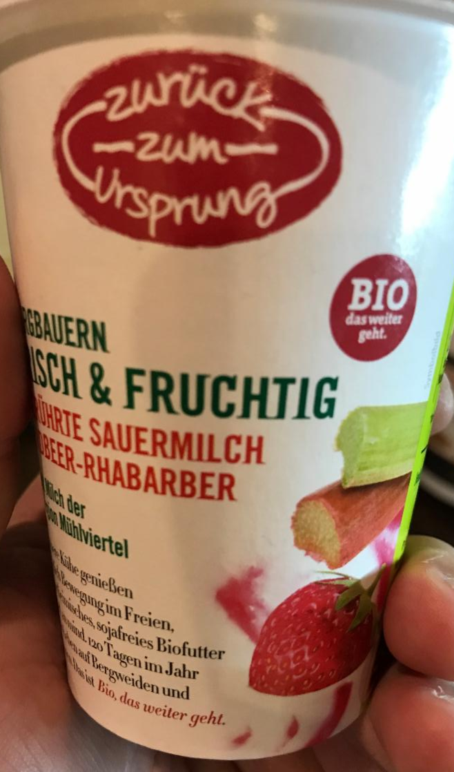 Fotografie - bergbauern sauermilch erdbeeren rhabarber