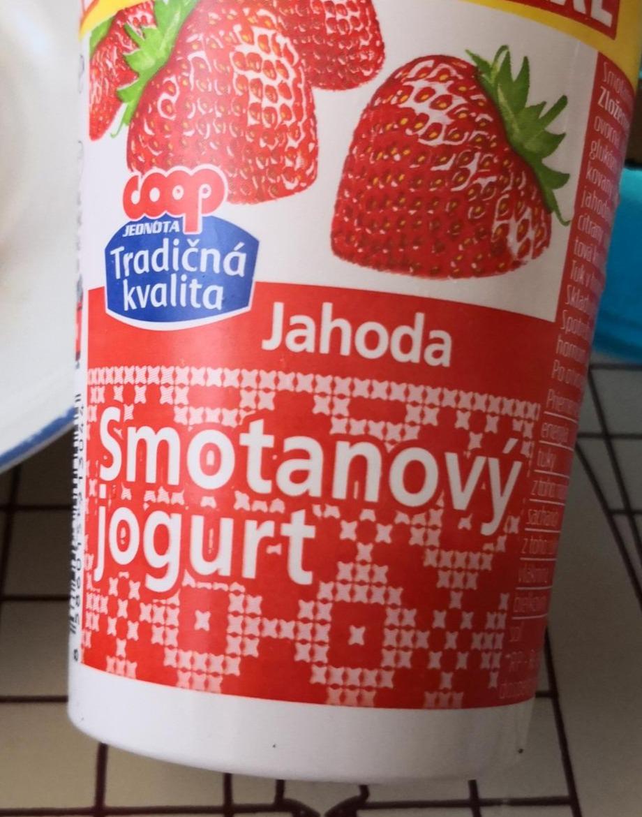 Fotografie - Smotanový jogurt Jahoda Coop Tradičná kvalita