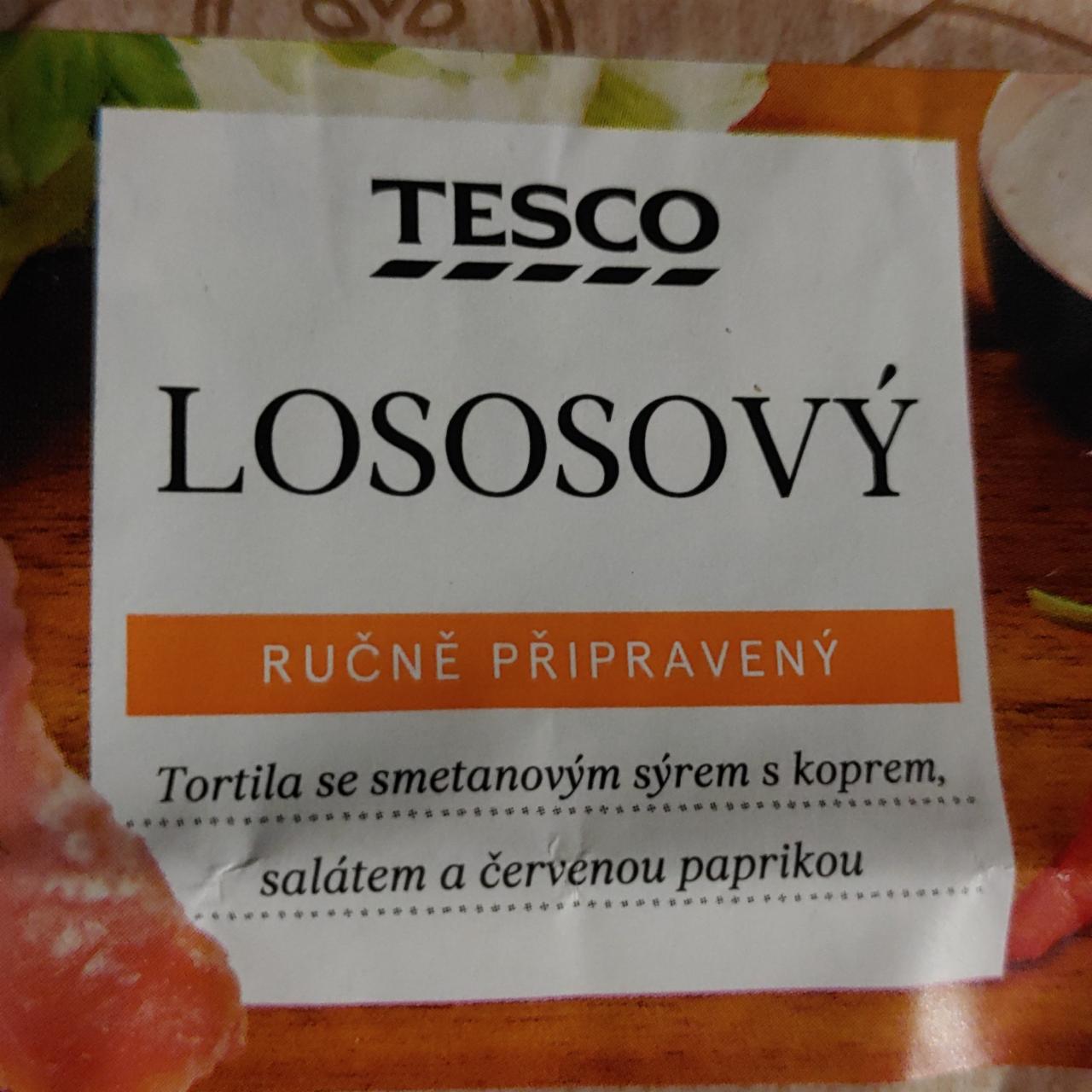 Fotografie - Lososový tortilla so smotanovym syrom s kôprom, lososom a ľadovým šalátom a červenou paprikou Tesco