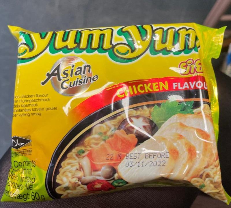 Fotografie - yum yum asian cuisine kuracia príchuť