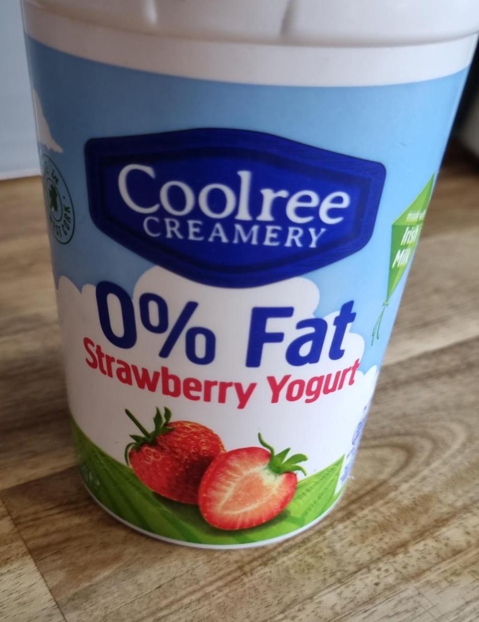 Fotografie - 0% Fat Strawberry Yogurt Coolree Creamery