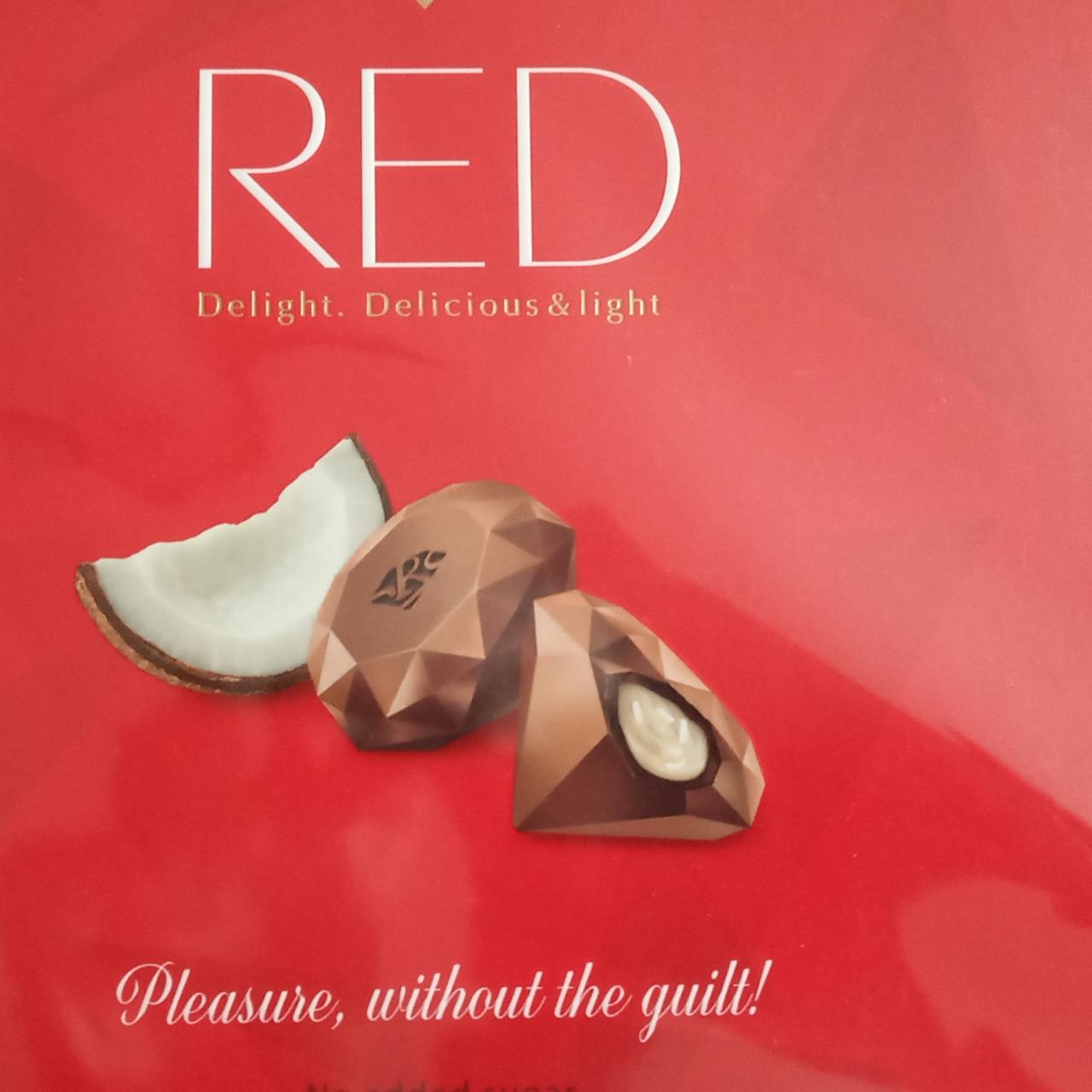 Fotografie - Red Milk chocolate pralines with coconut