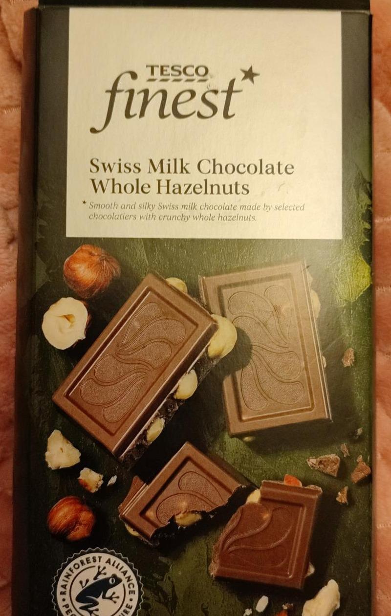Fotografie - Swiss Milk Chocolate Whole Hazelnuts Tesco finest