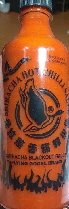 Fotografie - Sriracha blackout sauce Flying Goose