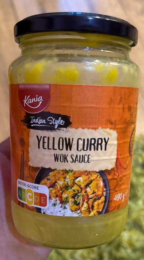 Fotografie - Yellow Curry Wok Sauce Kania Indian Style