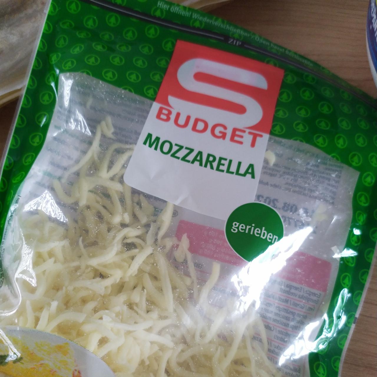 Fotografie - Mozzarella gerieben S Budget