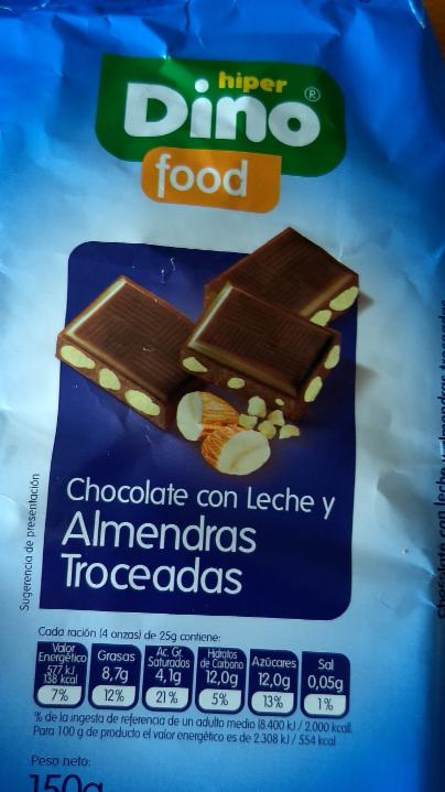 Fotografie - Chocolate con leche y almendras troceadas
