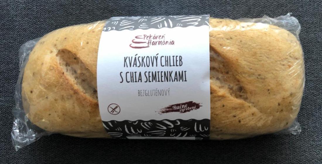 Fotografie - Kváskový chlieb s chia semienkami Bezgluténový Pekáreň Harmónia