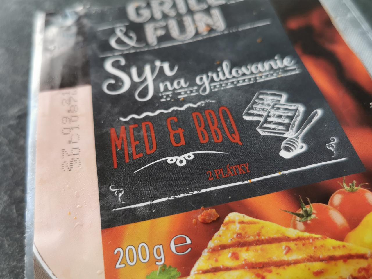 Fotografie - syr na grilovanie med a bbq