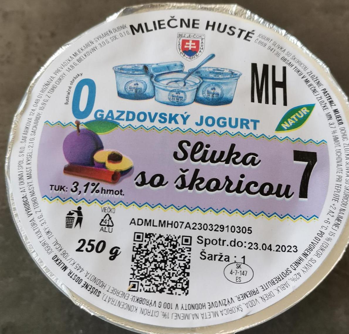 Fotografie - Gazdovský jogurt Slivka so škoricou Farmfoods