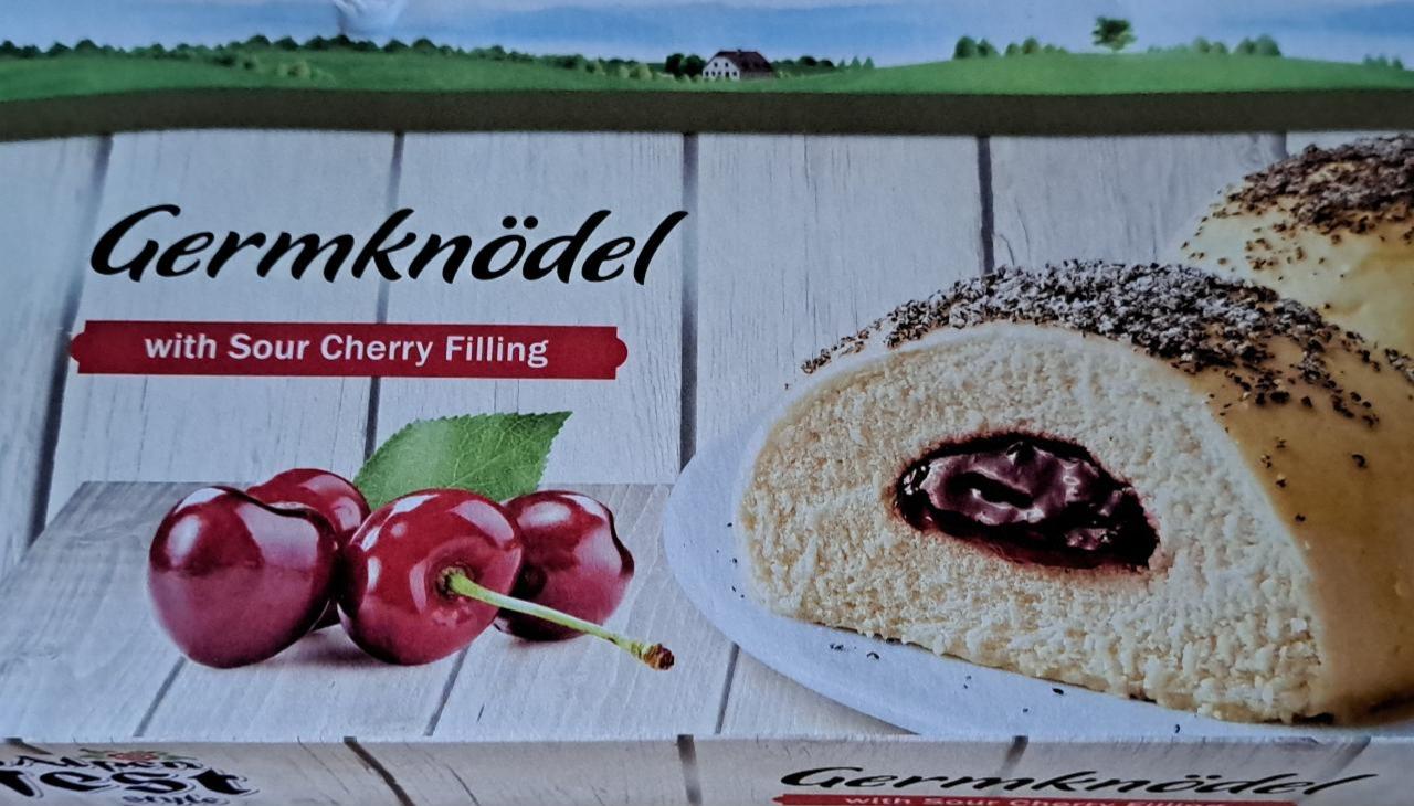 Fotografie - Riesen-Germknödel with Sour Cherry Filling