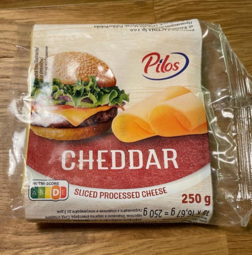Fotografie - Cheddar sliced processed cheese Pilos