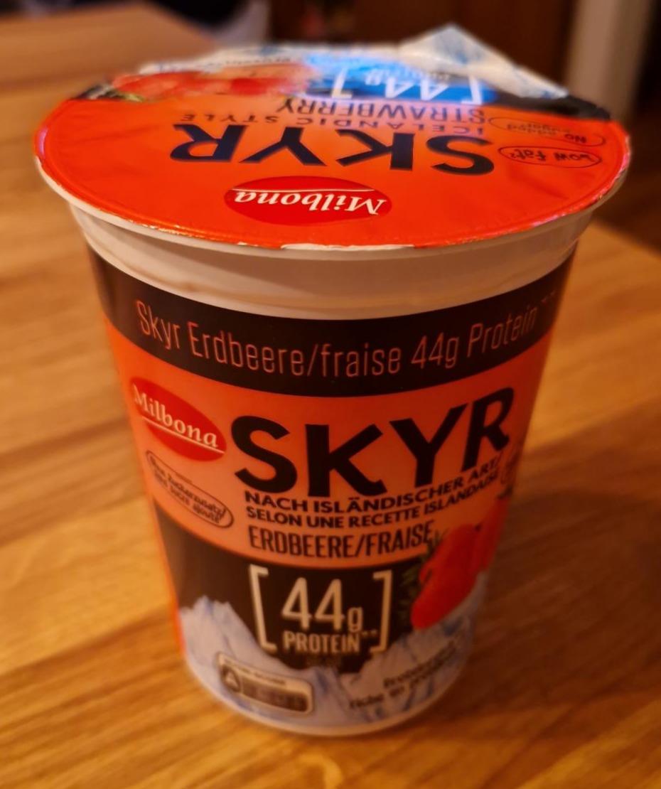 Fotografie - Skyr Erdbeere Milbona