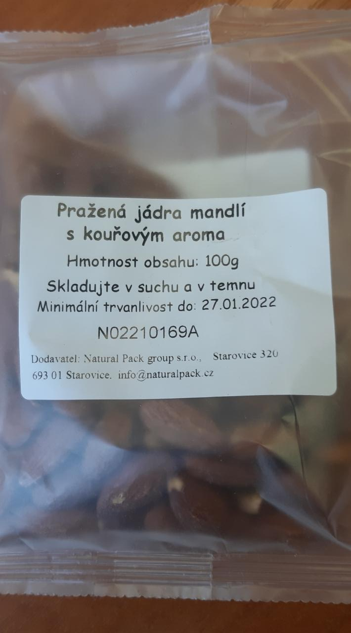 Fotografie - Pražená jádra mandlí a kourovým aroma