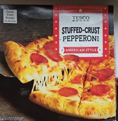 Fotografie - Tesco Pizza salámová s plneným okrajom