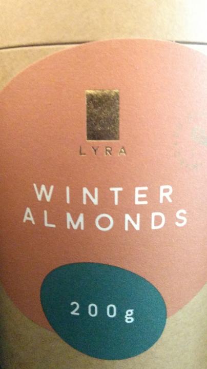 Fotografie - winter almonds Lyra