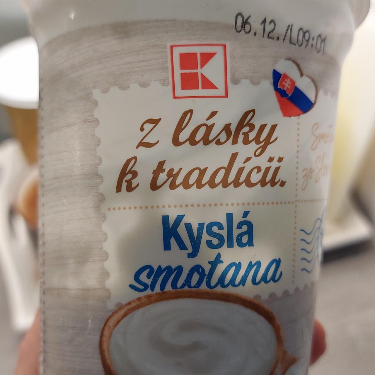 Fotografie - Kyslá smotana Kaufland