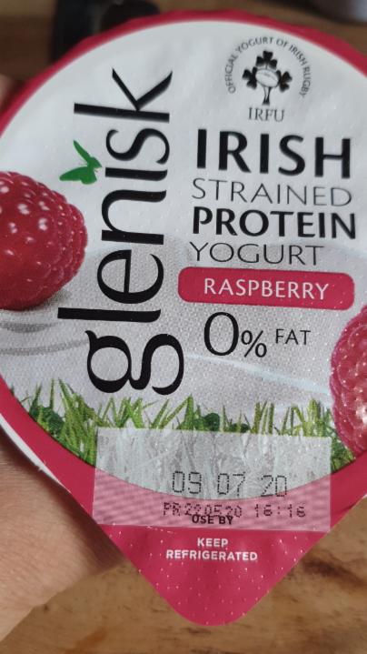 Fotografie - Glenisk Irish strained protein yogurt raspberry