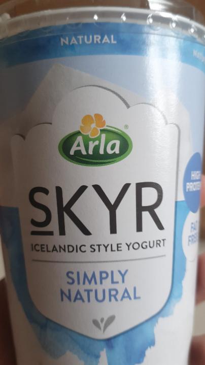 Fotografie - Skyr nach isländischer tradition Arla