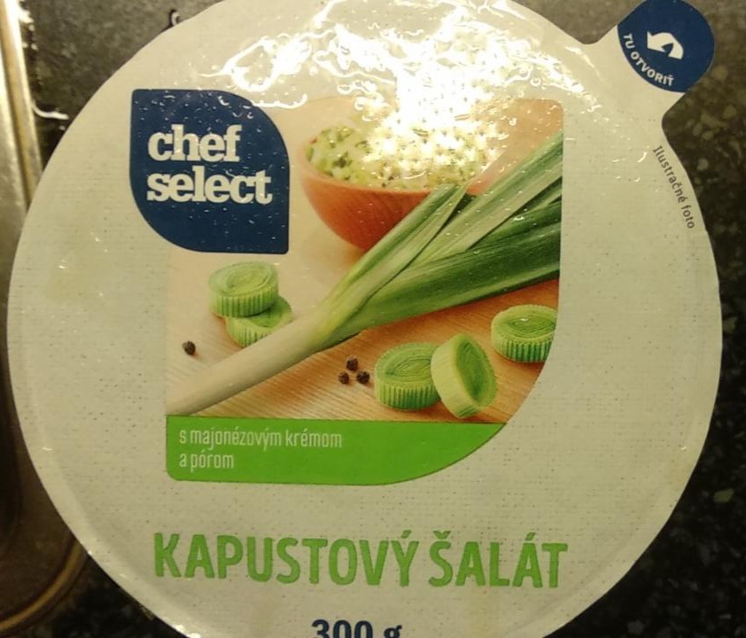 Fotografie - kapustovy salat s majonezovym kremom a porom Chef Select