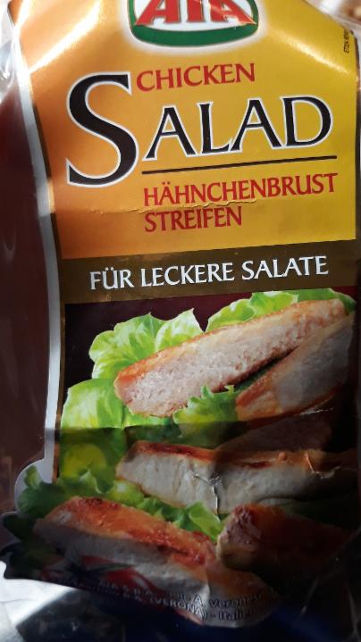 Fotografie - chicken salad hähnchenbrust streifen