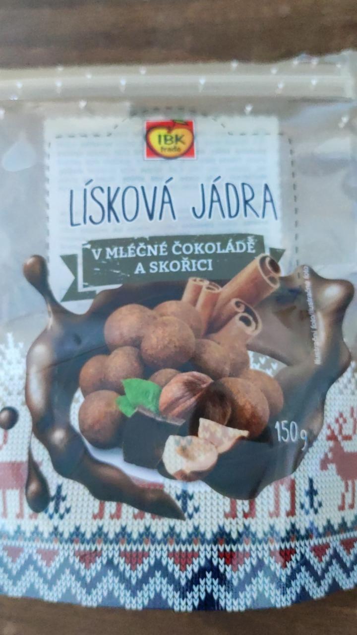 Fotografie - Liskova jadra v mlecne cokolade a skorici