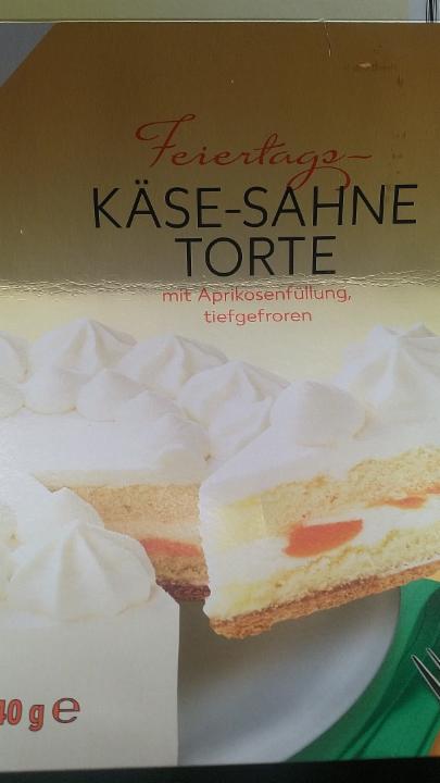 Fotografie - Tvarohovo-smotanova torta s marhulami K-Clasic