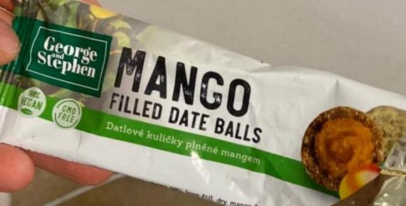 Fotografie - Mango filled date balls George and Stephen