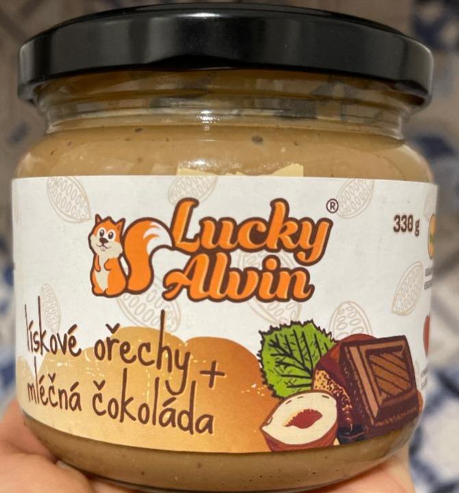 Fotografie - lieskové orechy a mliečna čokoláda Lucky Alvin