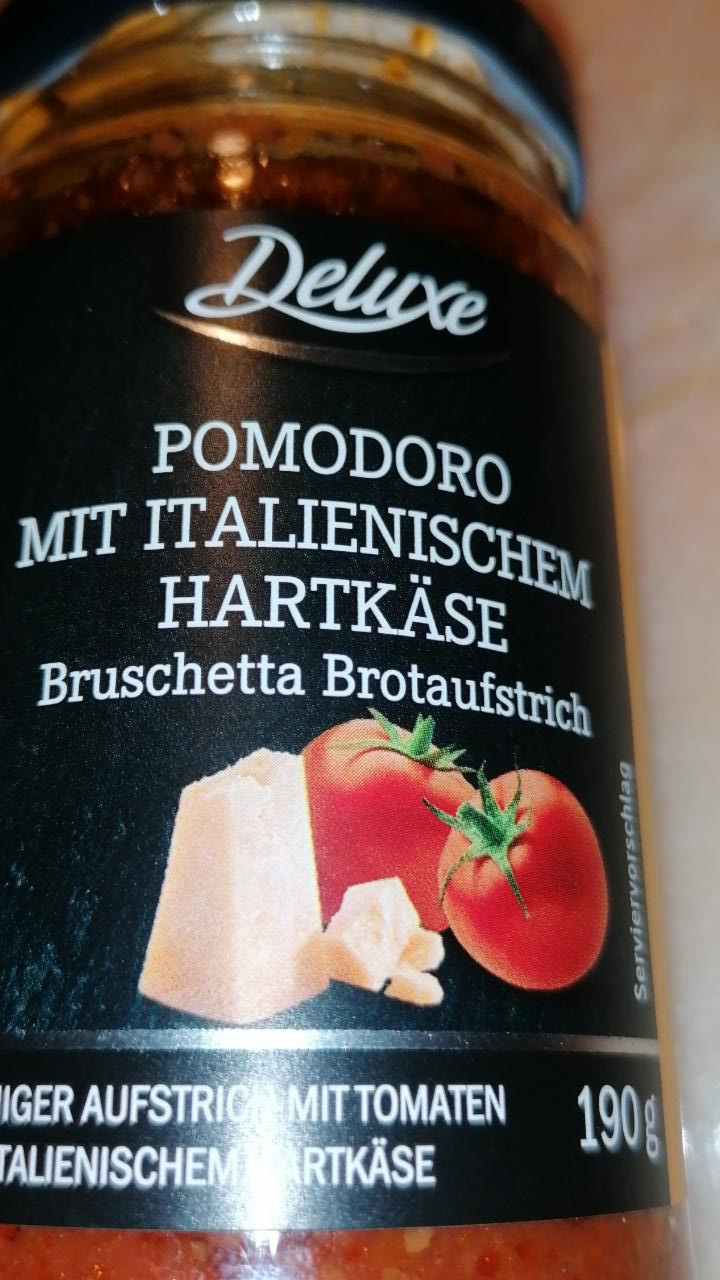 Fotografie - Pomodoro Mit Italienischen Hartkäse