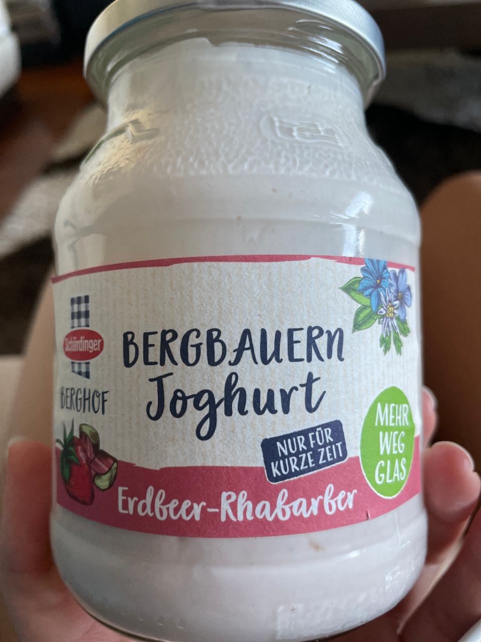 Fotografie - Bergbauern Joghurt Erdbeer-Rhabarber Schärdinger