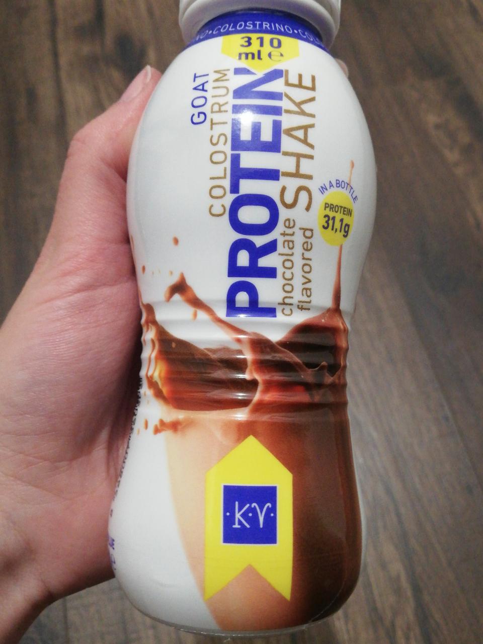 Fotografie - Goat colostrum protein shake chocolate flavored