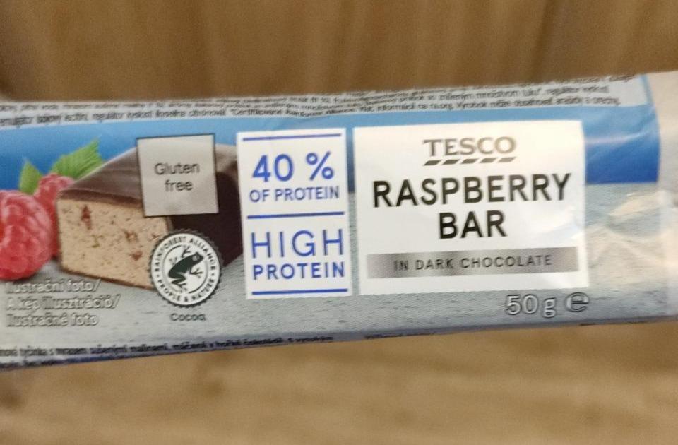 Fotografie - Raspberry bar in dark chocolate Tesco