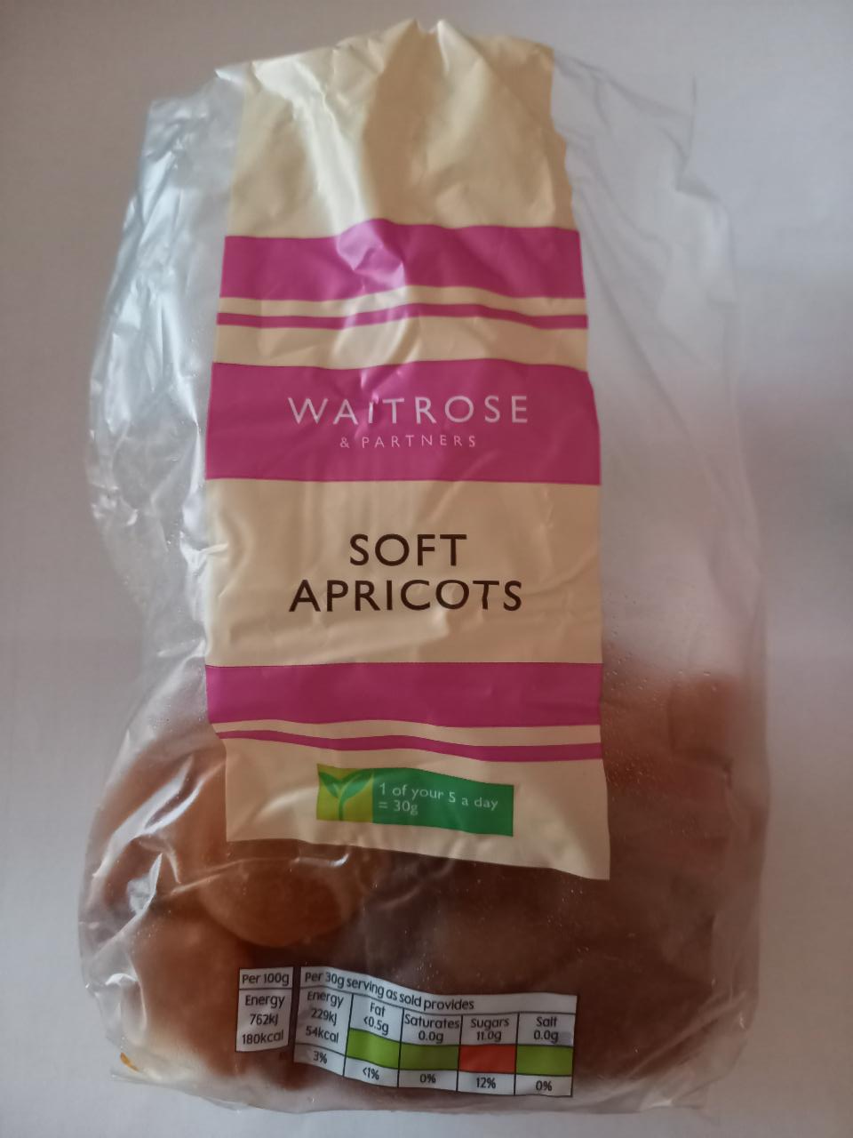 Fotografie - Soft Apricots Waitrose & Partners